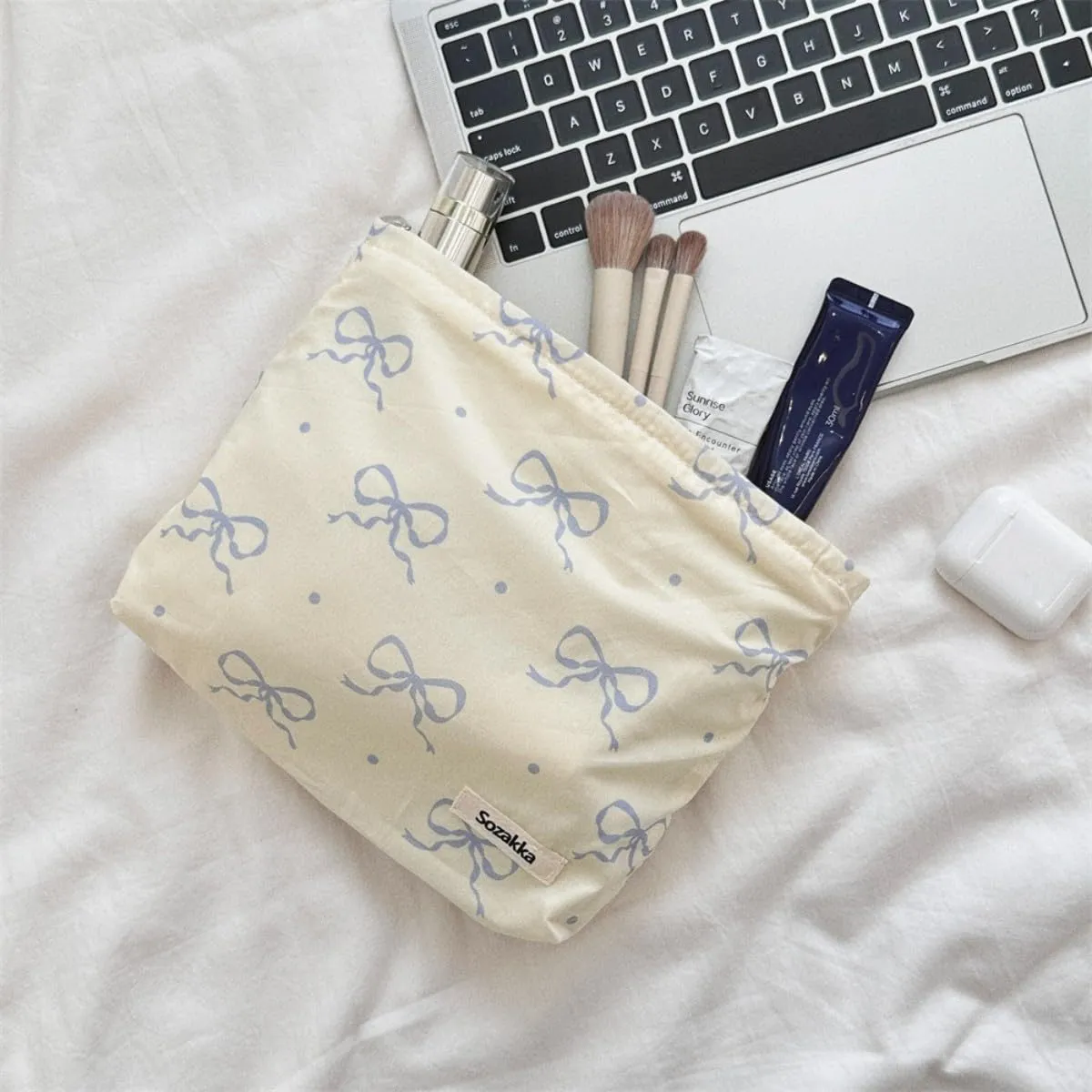 Aesthetic Makeup Bag Cosmetic Bags for Women and Girls, Large Capacity Canvas Travel Makeup Organizer Bag Zipper Pouch (Beige bow)
