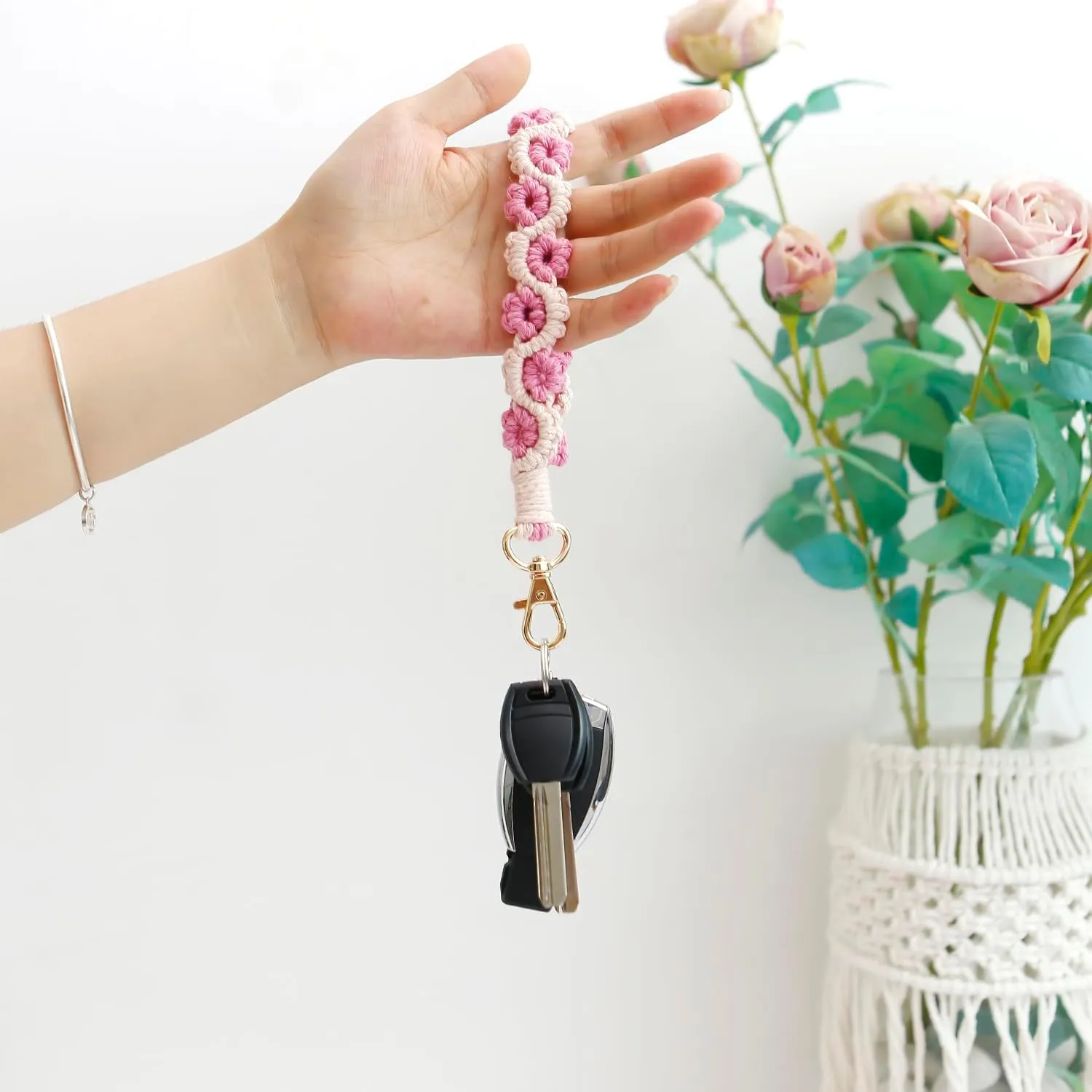 Boho Wristlet Keychain Key Lanyard for Women Wrist Keychain Wristlet Bracelet Macrame Flower Keychain for Car Key