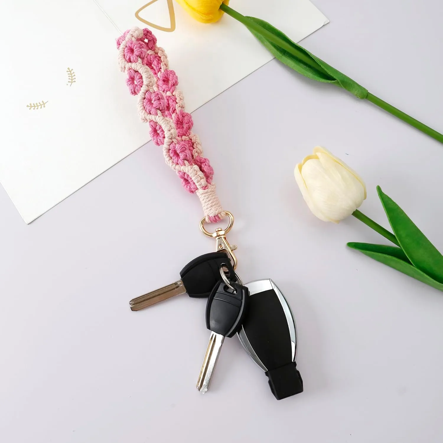Boho Wristlet Keychain Key Lanyard for Women Wrist Keychain Wristlet Bracelet Macrame Flower Keychain for Car Key