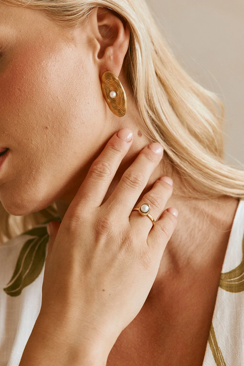 Neela Pearl Ring