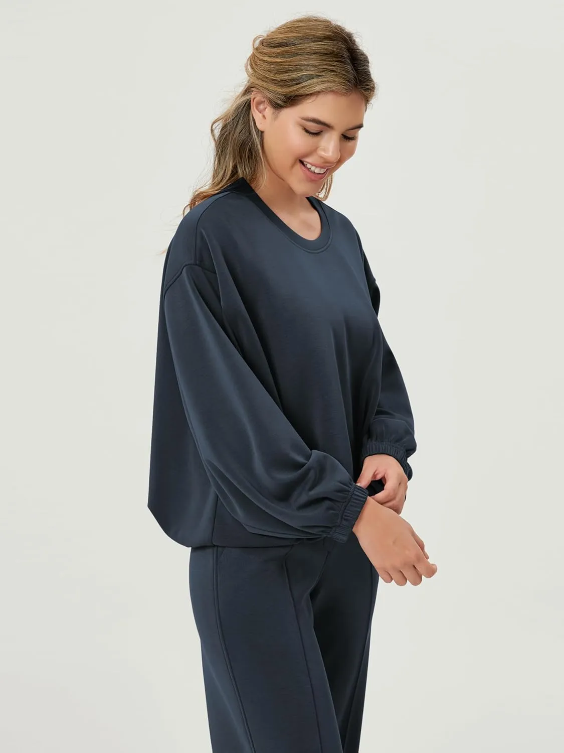 ODODOS Women's Modal Soft Bubble Hem Sweatshirts Long Sleeve Oversized Top Crew Neck Casual Pullover