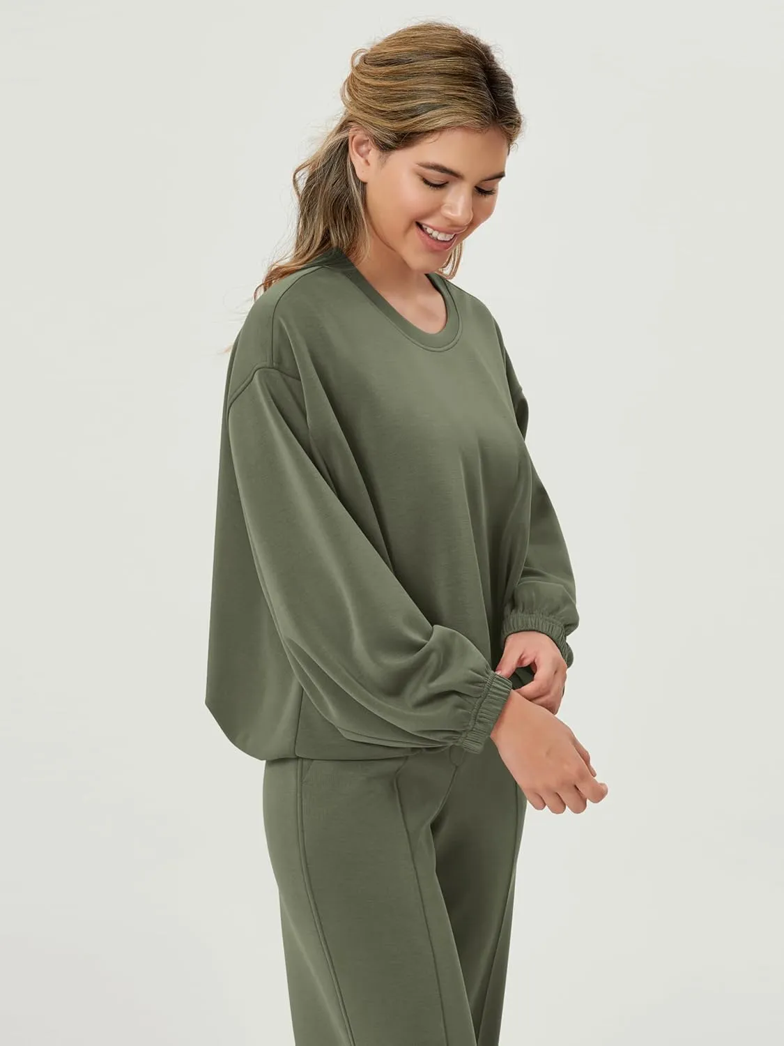 ODODOS Women's Modal Soft Bubble Hem Sweatshirts Long Sleeve Oversized Top Crew Neck Casual Pullover