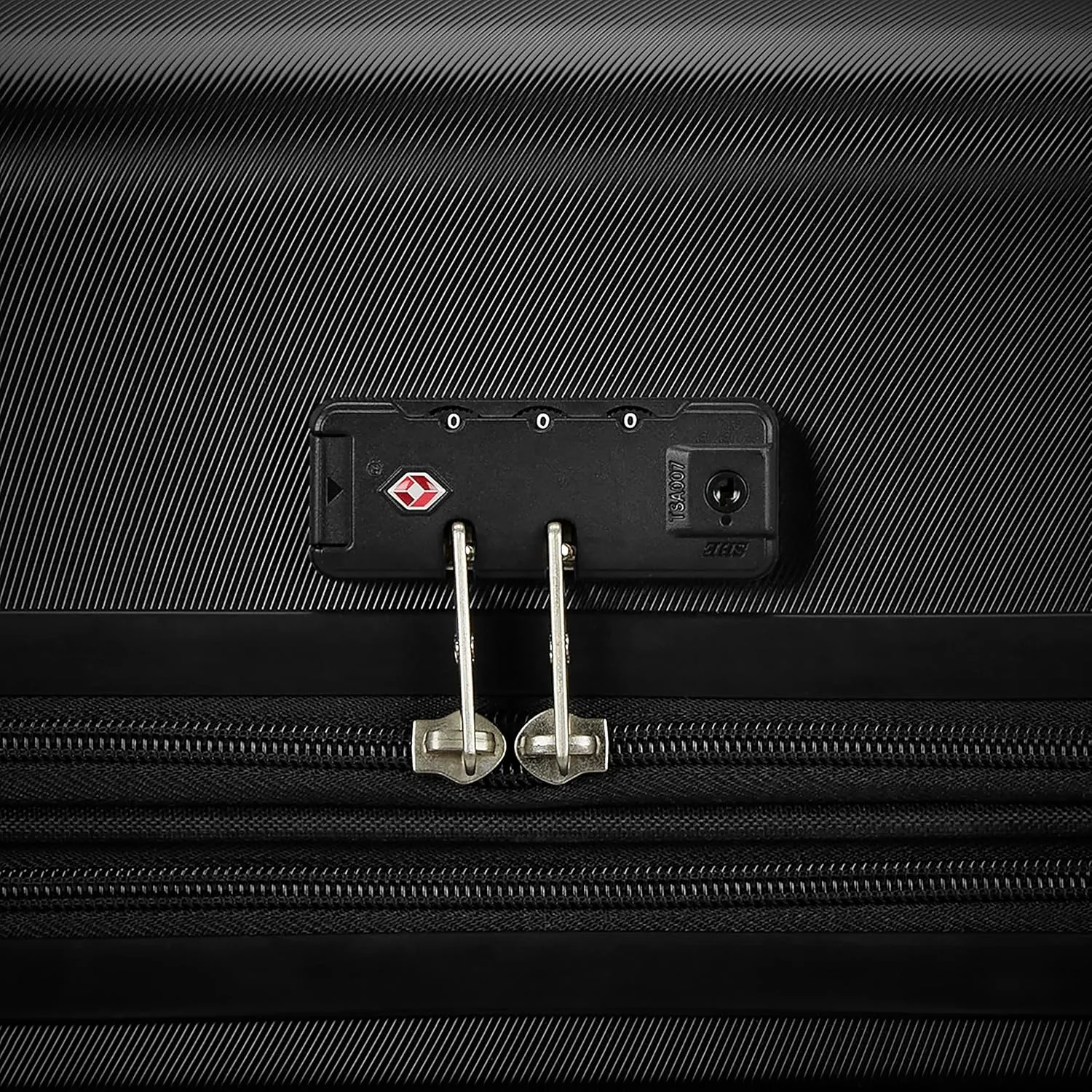Samsonite Evolve SE Hardside Expandable Luggage, Bass Black, Medium Spinner